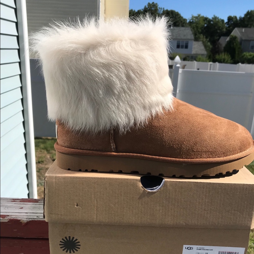 UGG Mini Toscana Cuff Boots - Picture 3 of 7